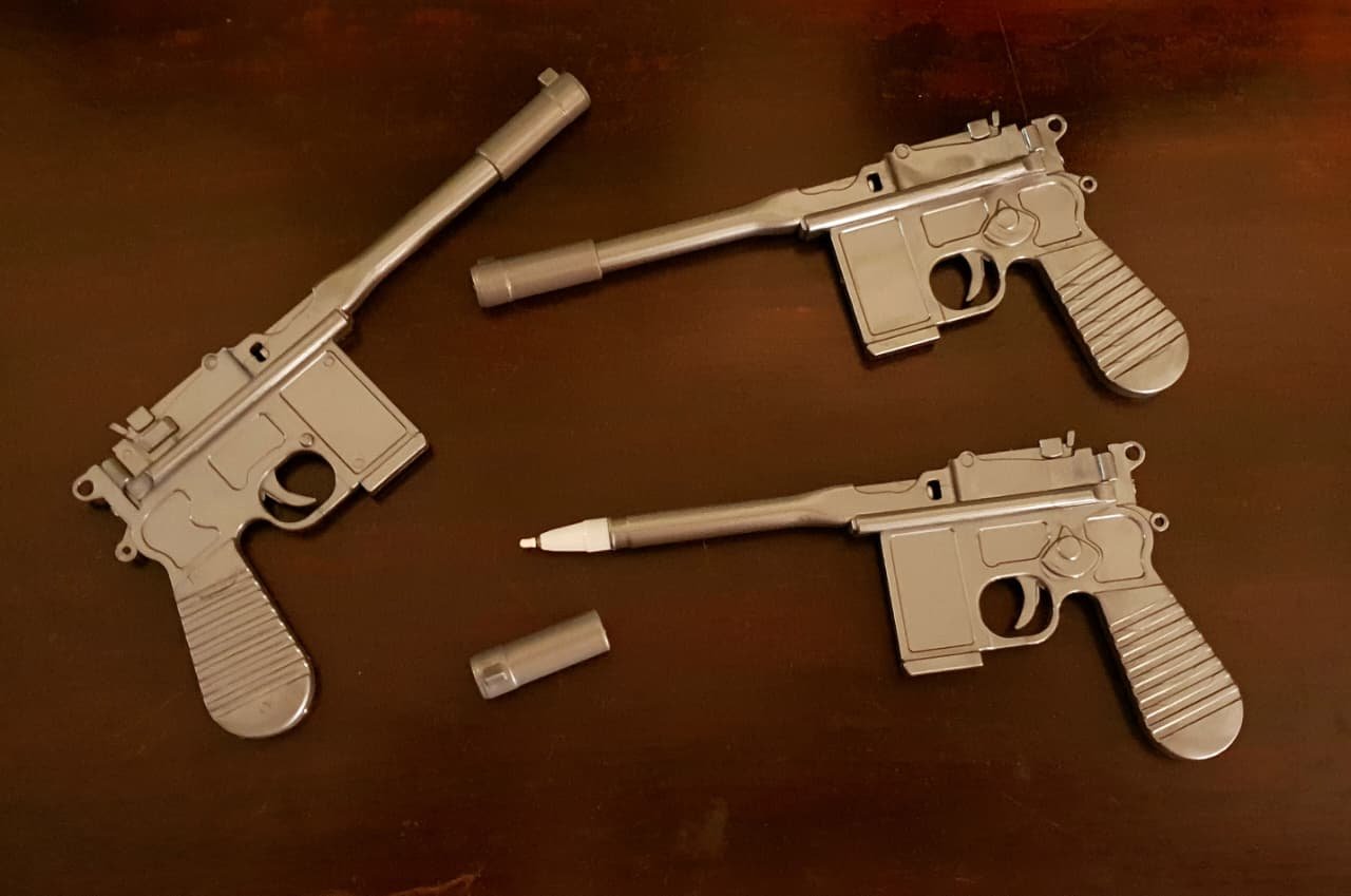 Gun shape Gel Pen ????