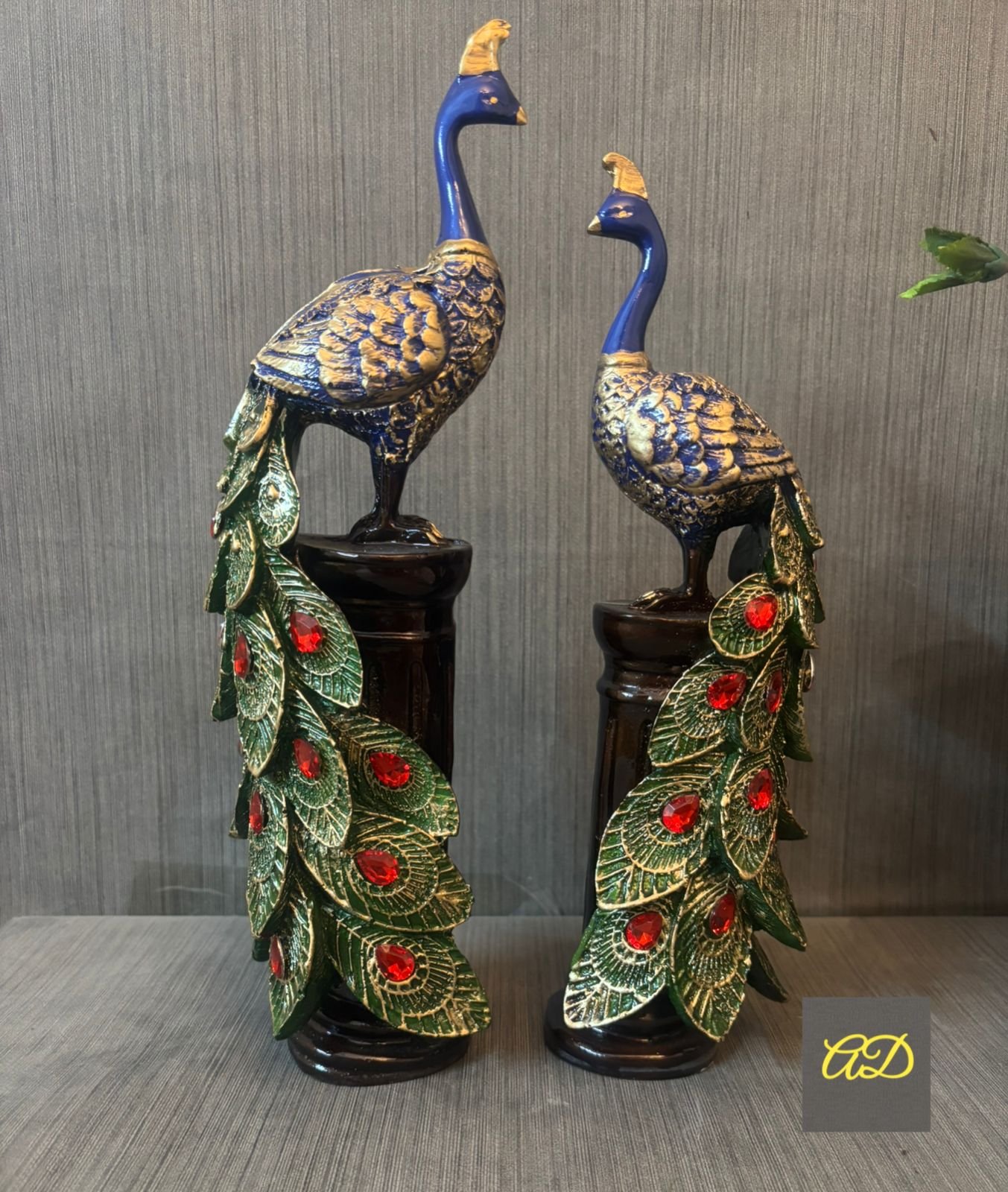 Antique Finish Showpiece 