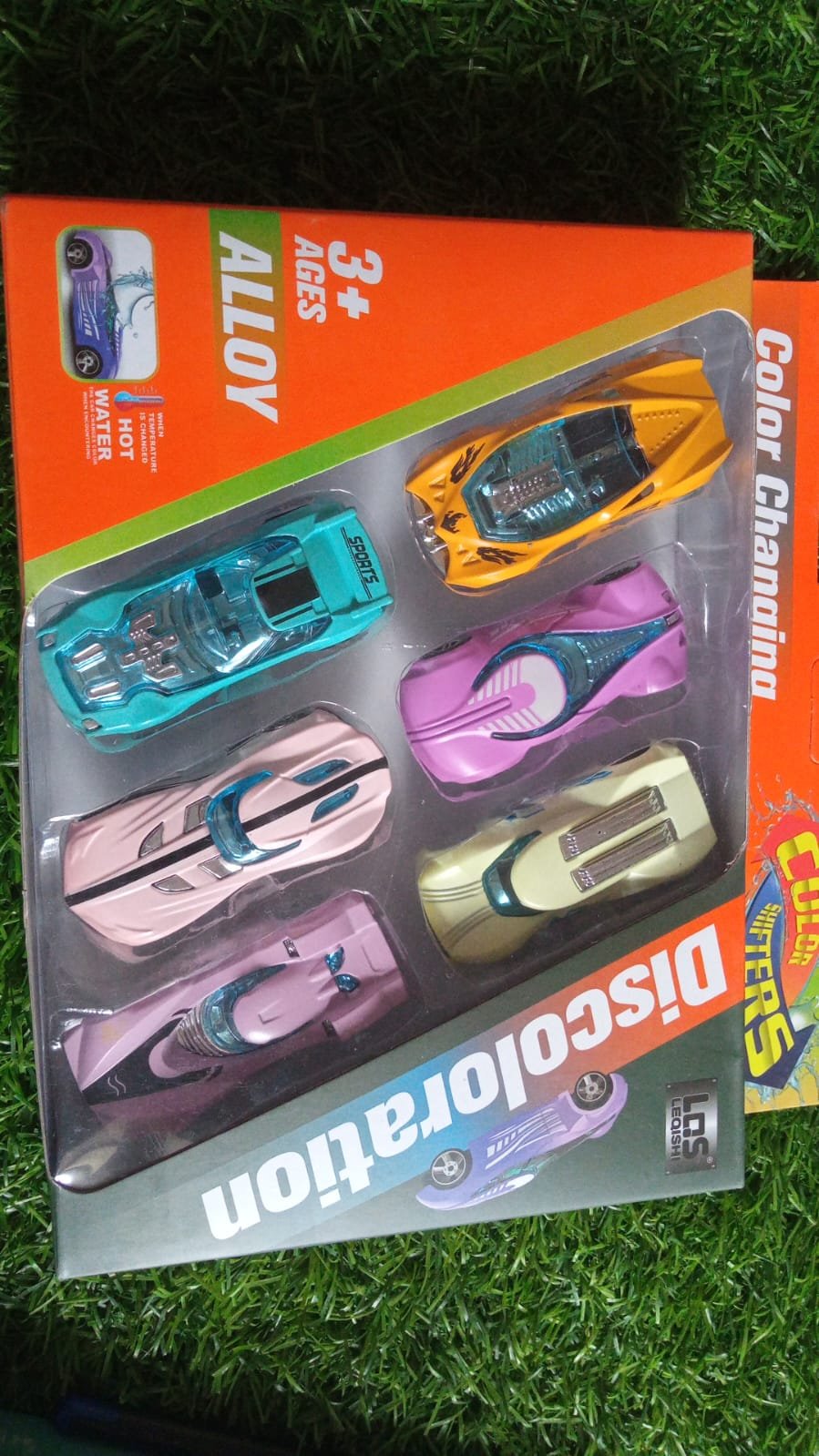 COLOUR CHANGING ALLOY METAL CAR 