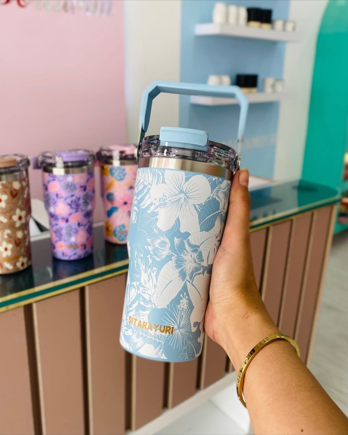 STEEL TUMBLER WITH HANDLE